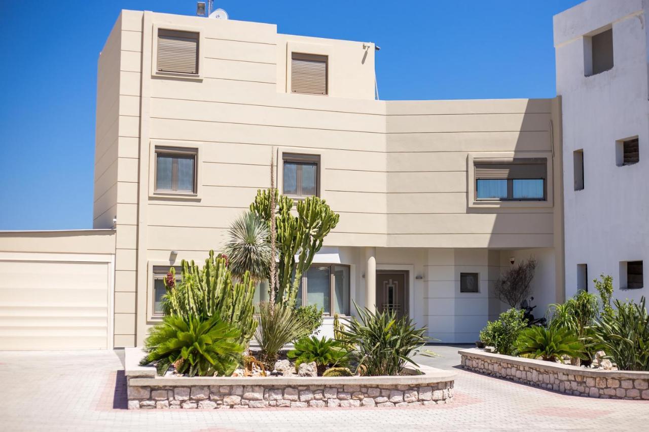 Des & Coo Luxury Villa With Private Pool Faliraki Exterior photo