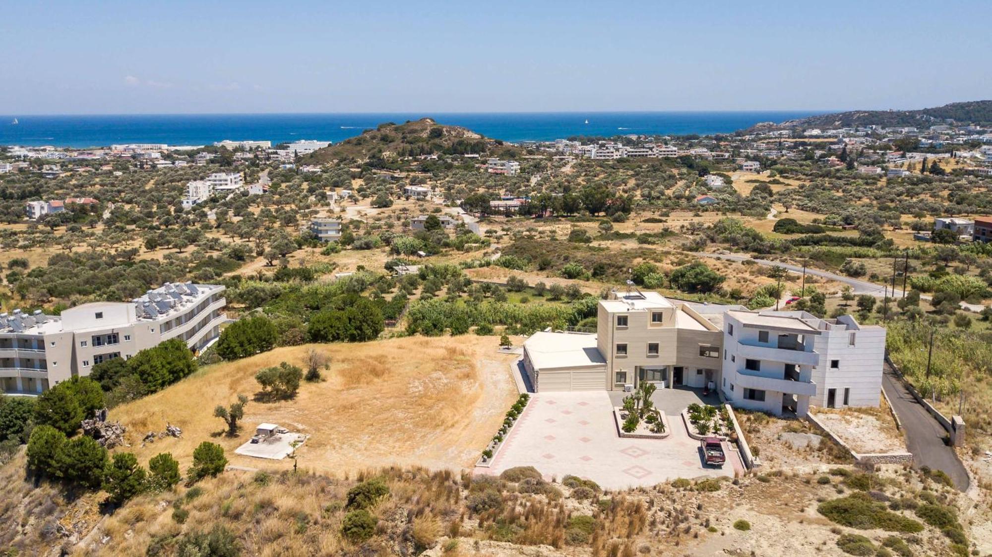 Des & Coo Luxury Villa With Private Pool Faliraki Exterior photo